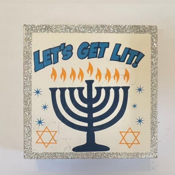“Let’s get lit” Hanukkah free standing wooden decor sign - Picture 1 of 3